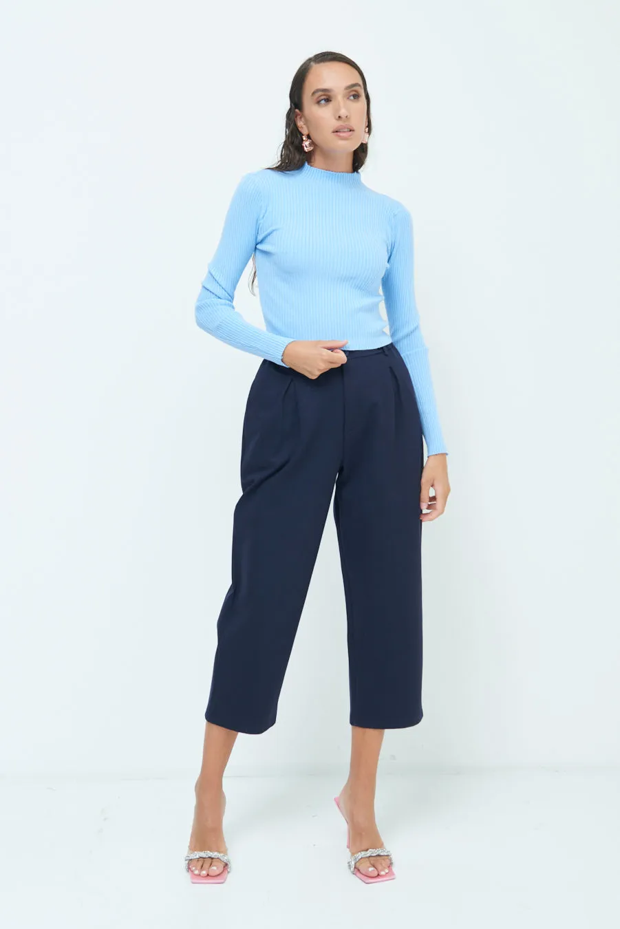 Cropped tapered trousers wholesale
