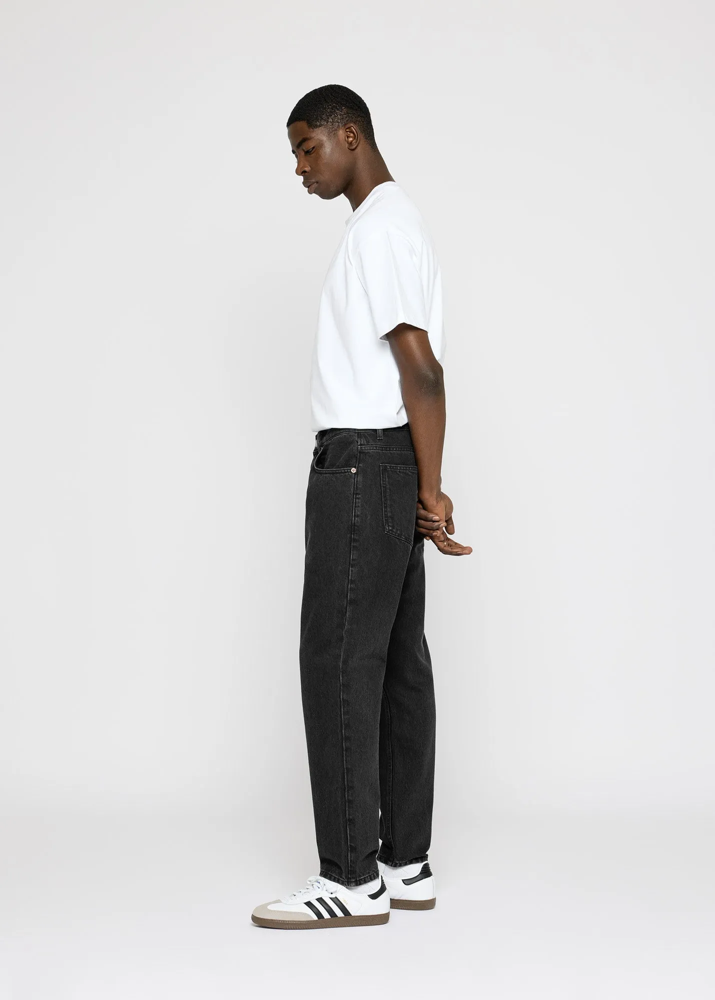 Tapered Fit Jeans