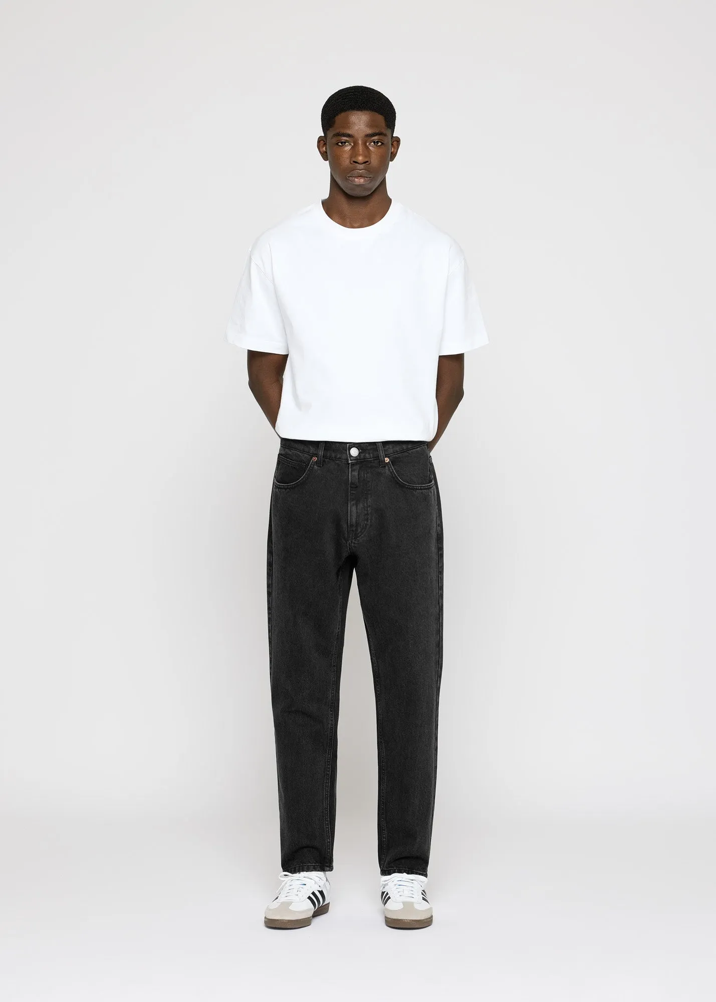 Tapered Fit Jeans
