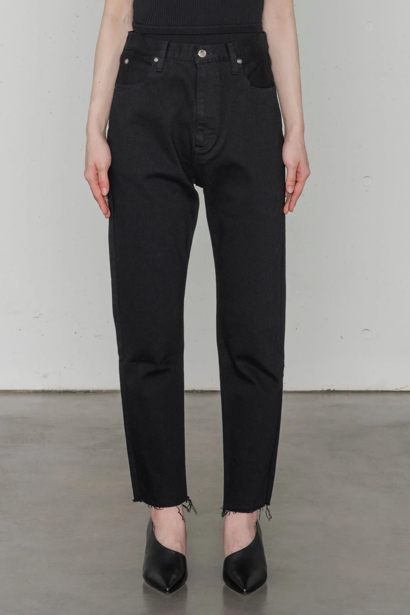 TWILL TAPERED JEANS