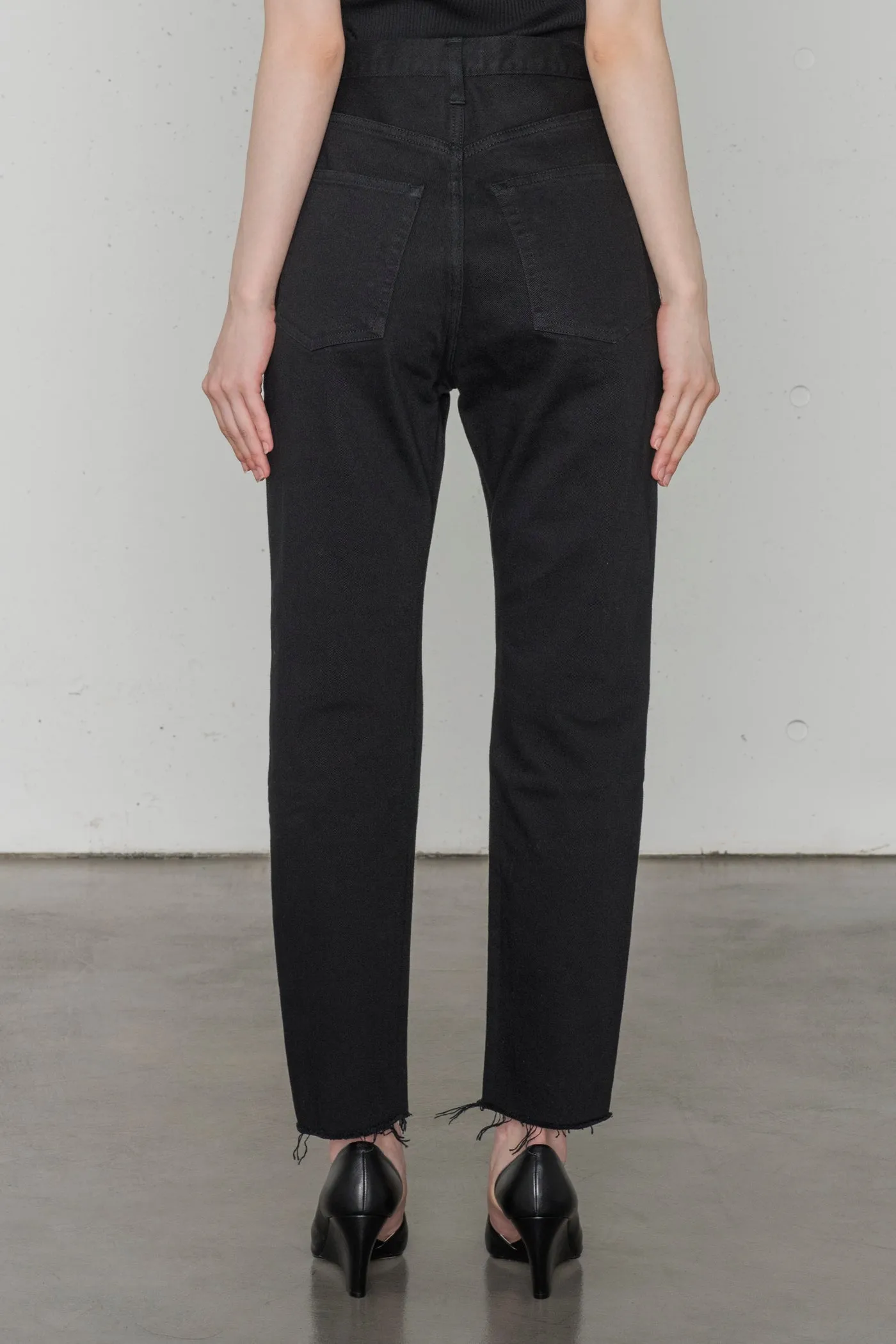 TWILL TAPERED JEANS